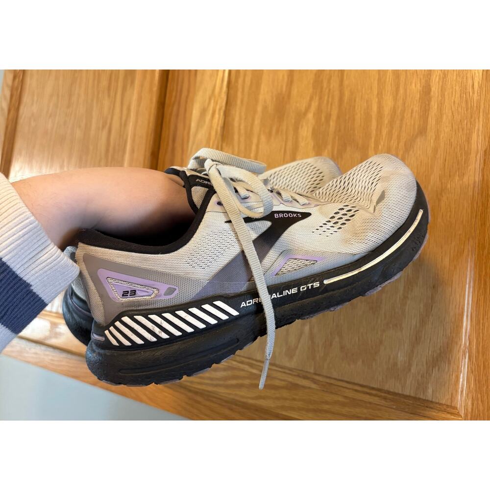 Brooks Adrenaline GTS 23 women's running shoes in gray and purple size 7